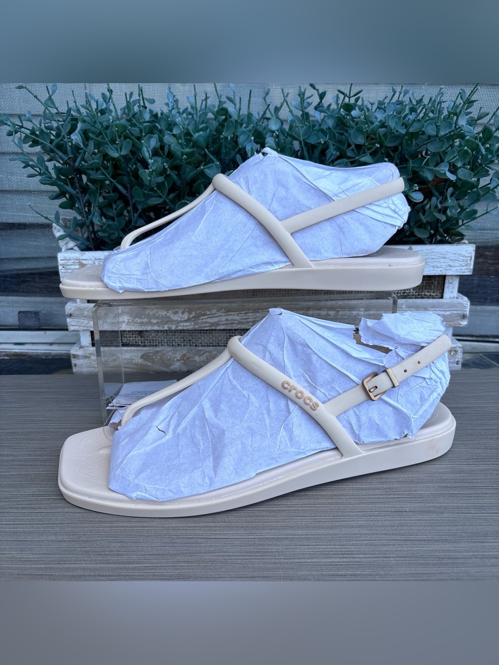 CROCS Miami Studded Thong
Sandals